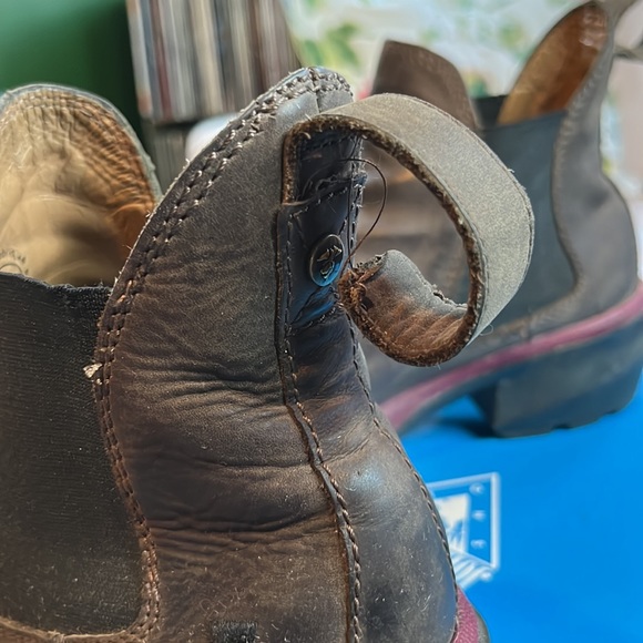 John Fluevog Lug sole chestnut brown Chelsea boot from Fluevog. 8M/10L - Picture 7 of 10